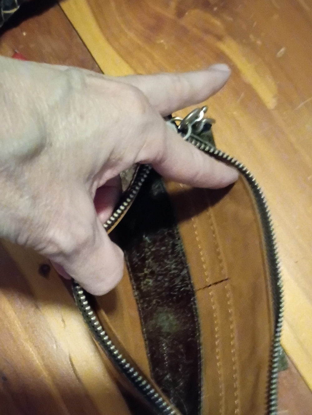 EUC Patricia Nash Turquoise & Brown Tooled Bag with Tassel & Matching wallet - Picture 11 of 12
